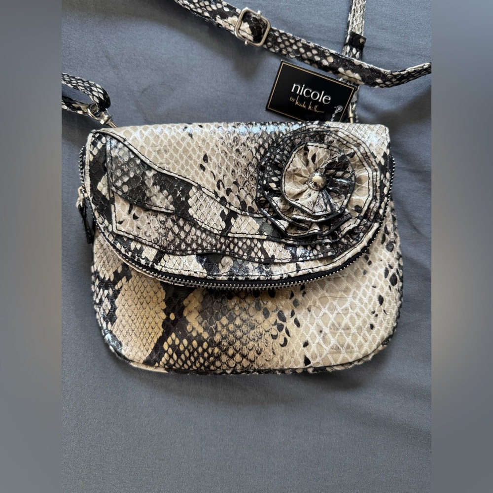 Nicole Miller Shoulder Bag - Picture 2 of 9